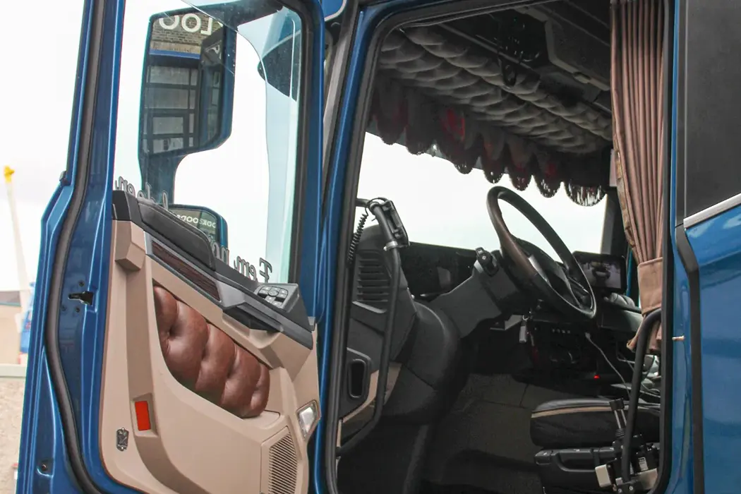 Nieuw interieur voor de nieuwe truck van Erik